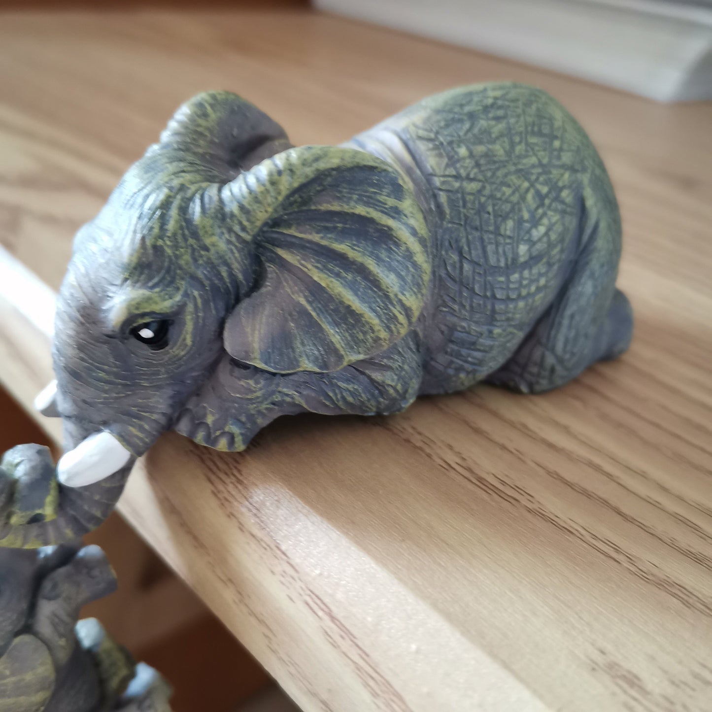 L&B® -  Hanging Elephant Sculpture Set